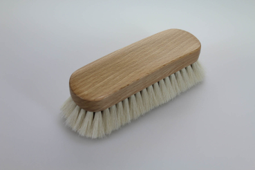 Preview: Kleiderbürste / Ziegenhaar, sehr weich, Buchenholz lackiert