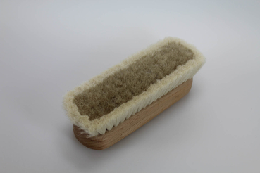 Preview: Schuhglanzbürste / Yakhaar hell, Kranz aus Ziegenhaar, Buchenholz lackiert