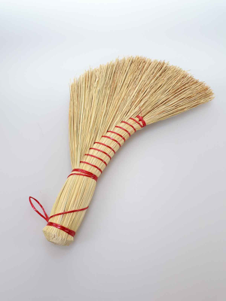 Handbrosse aus Reisstroh