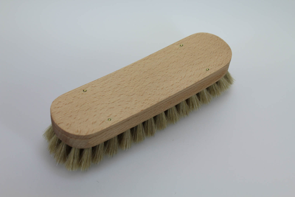 Schuh-Glanzbürste groß, geschweift / Rosshaar hell